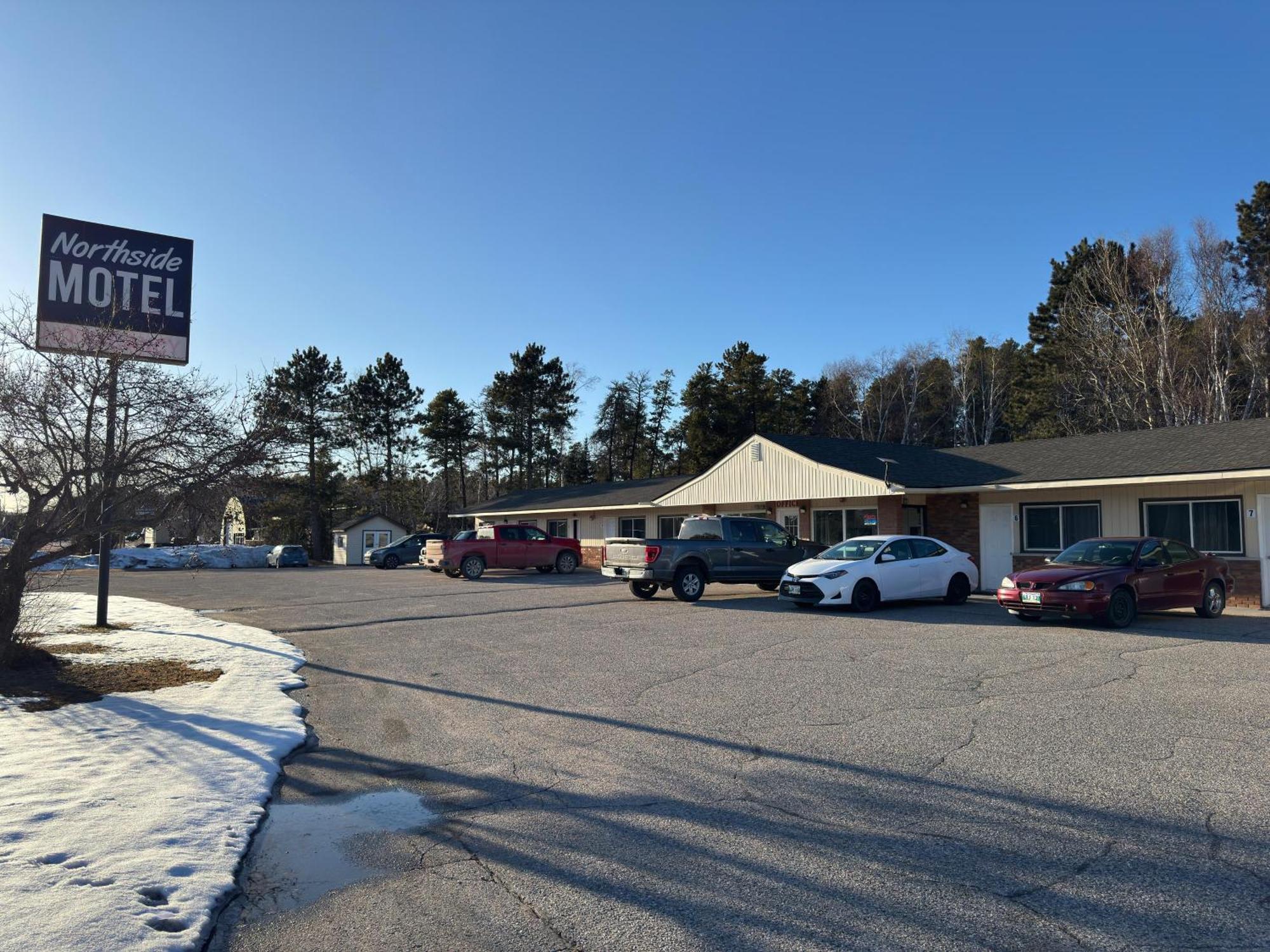 Northside Motel Vermilion Bay Экстерьер фото
