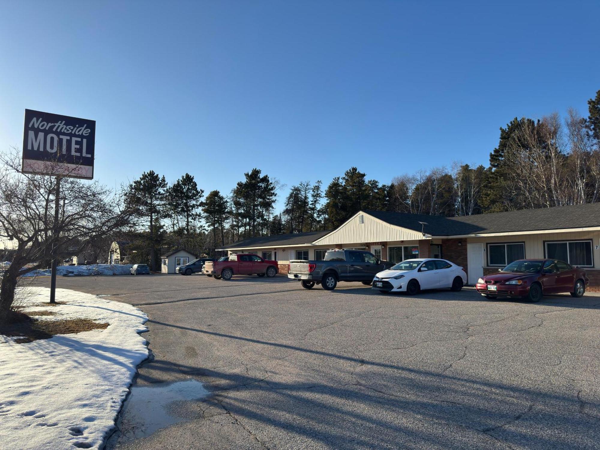 Northside Motel Vermilion Bay Экстерьер фото