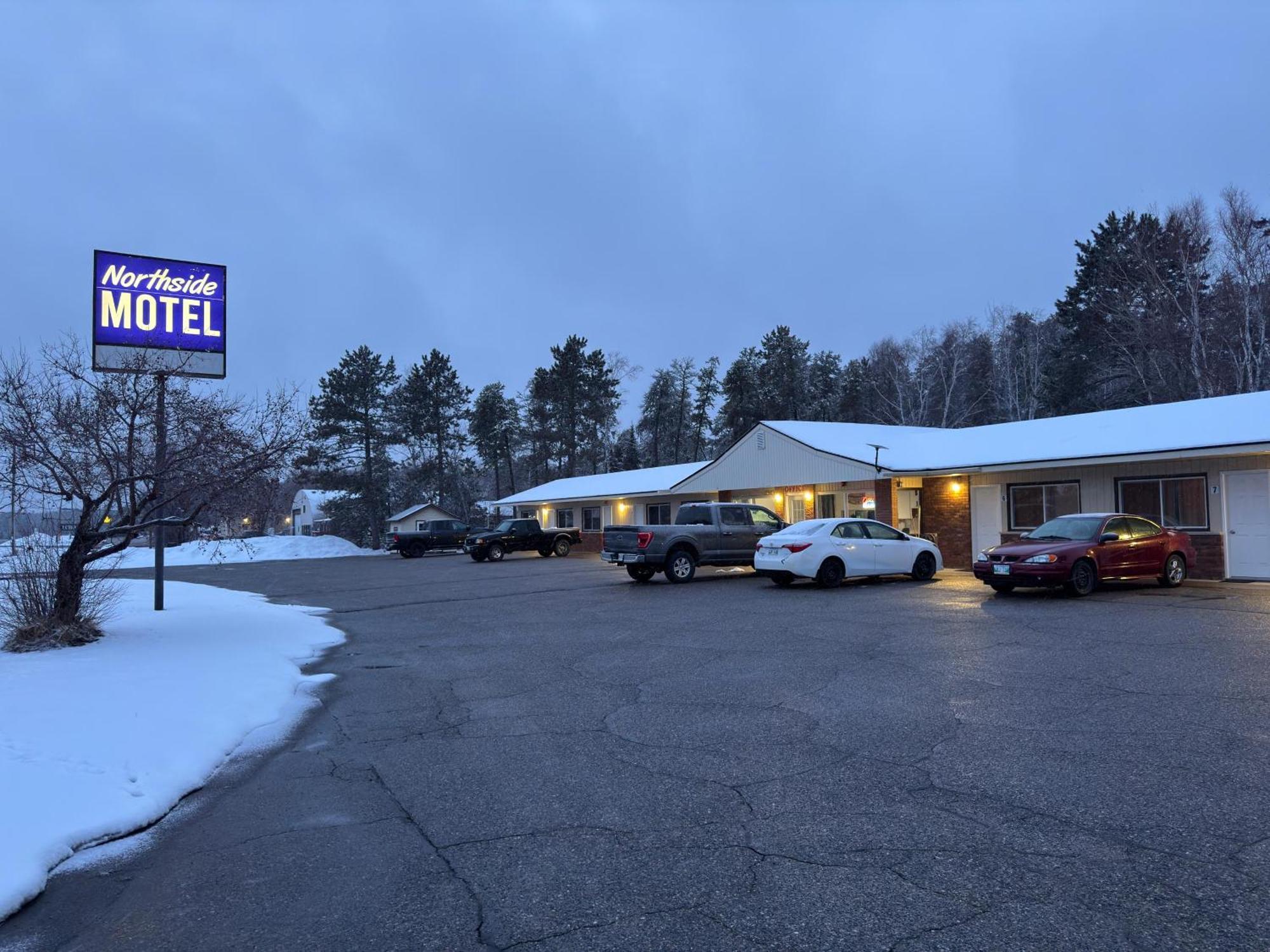 Northside Motel Vermilion Bay Экстерьер фото
