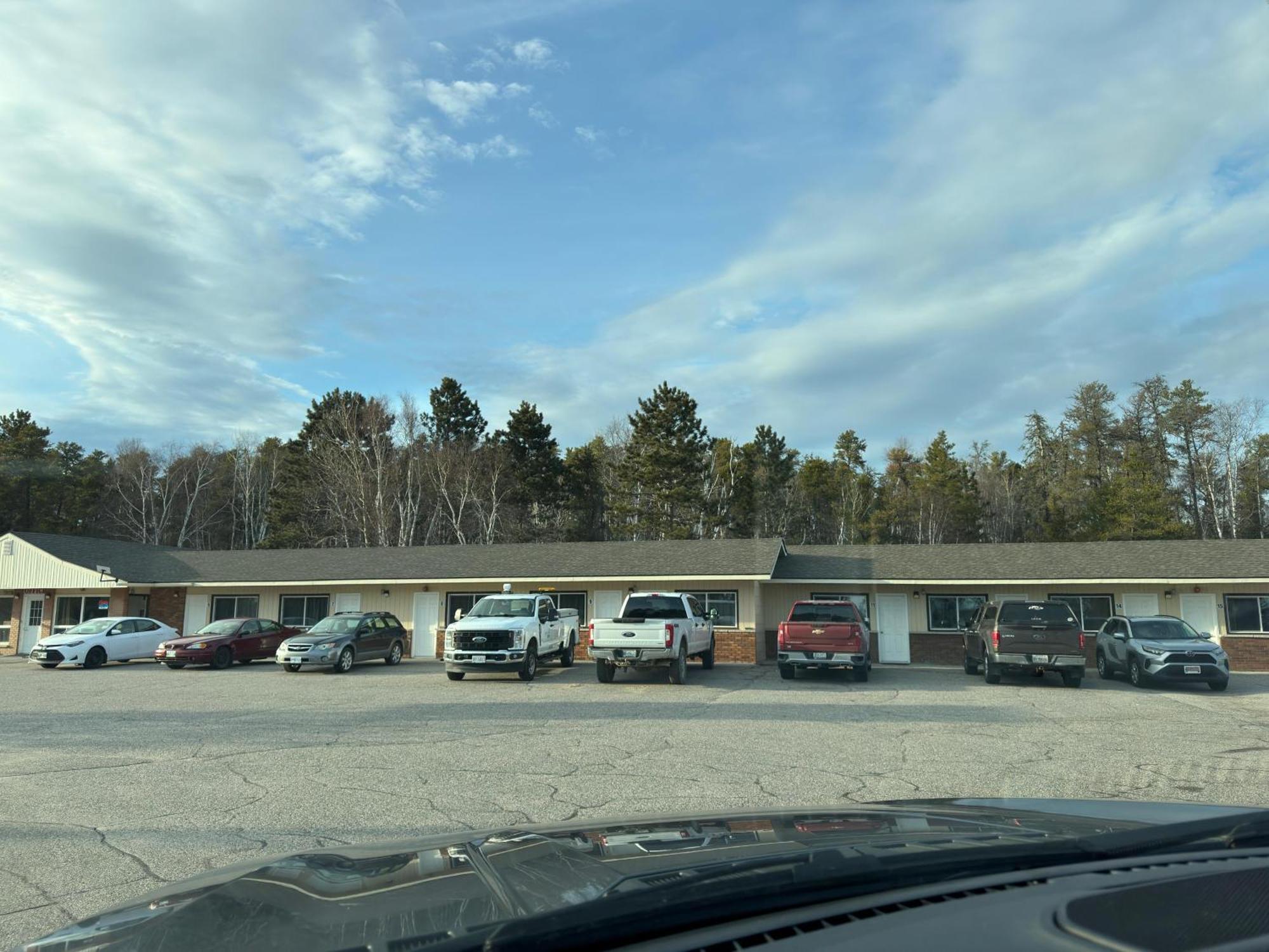 Northside Motel Vermilion Bay Экстерьер фото