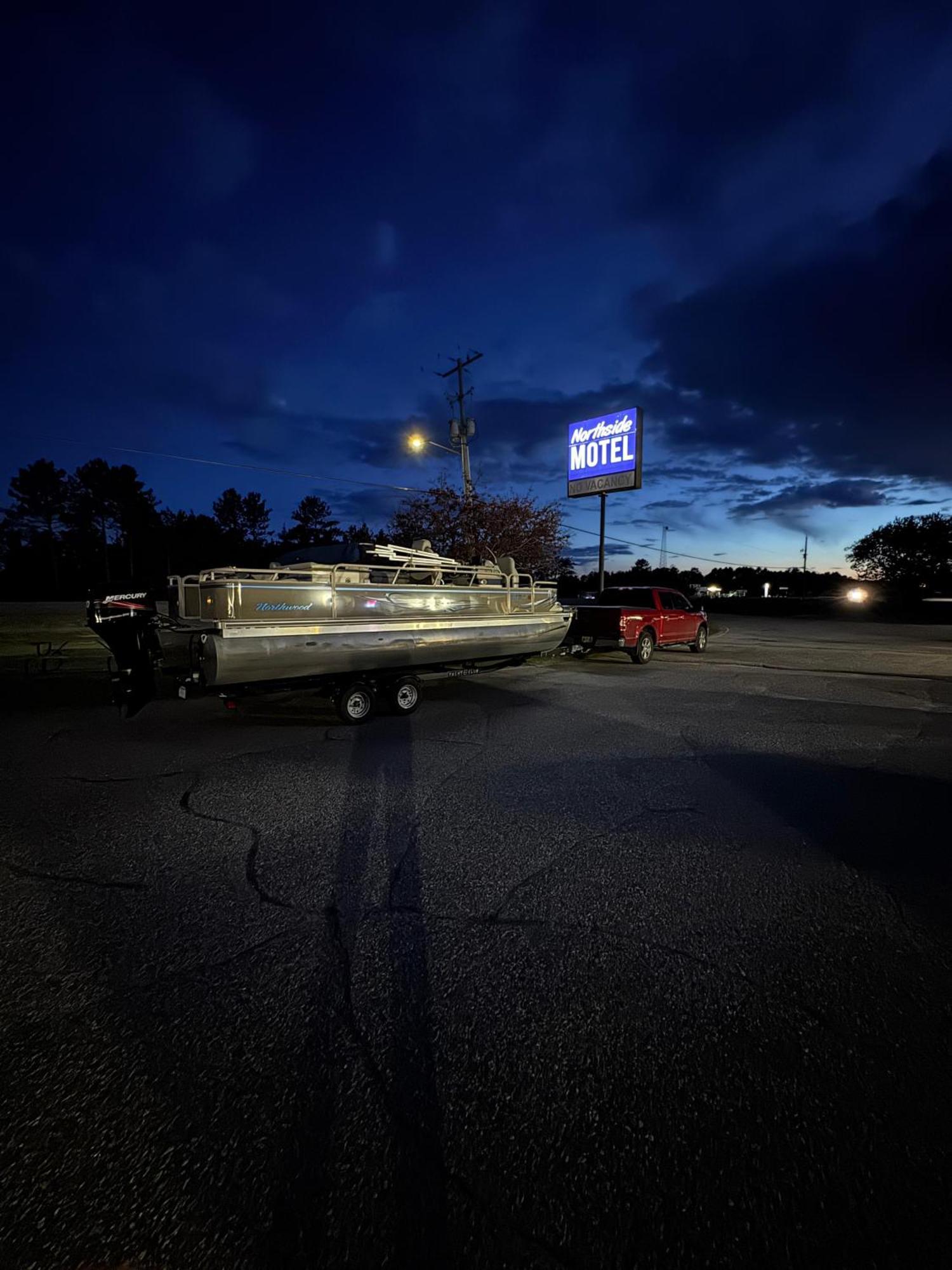 Northside Motel Vermilion Bay Экстерьер фото